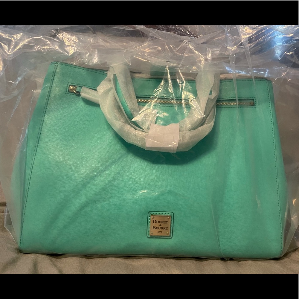 NWT Mint Dooney and Burke Zip satchel